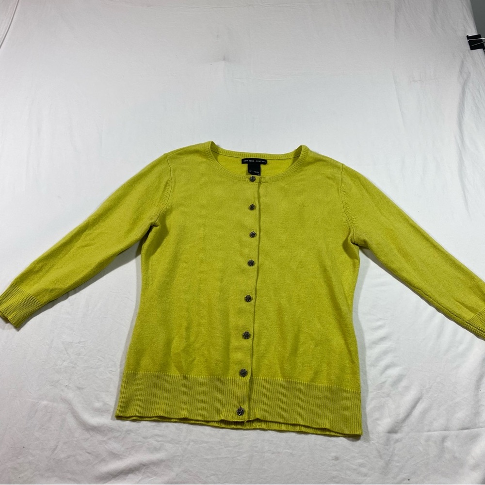 New York & co Cardigan Woman’s XS buttons lime green button down long sleeve